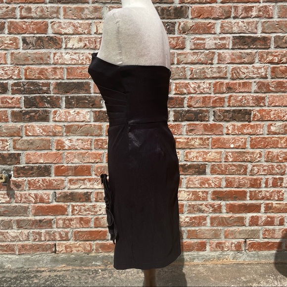 Romeo & Juliet Couture black satin cocktail dress with floral appliqué / NWOT - Picture 7 of 11